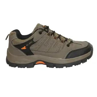 trekking shoes price