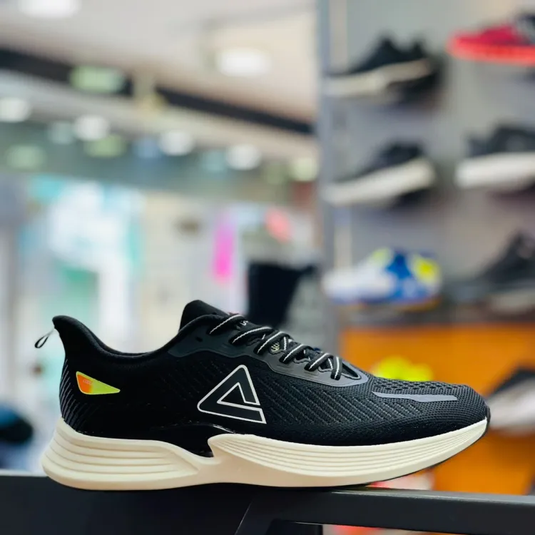 Peak running hot sale shoes price