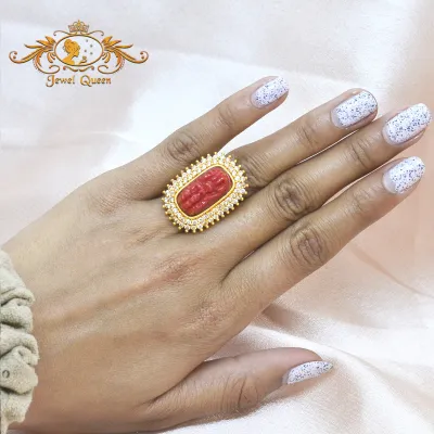 Queen hot sale finger ring