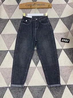 black loose mom jeans