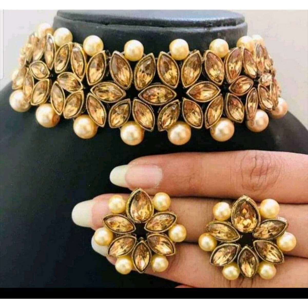 Choker Design Mini Haar Set For Women 