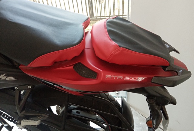 RTR 200 4v Red \u0026 Black Seat Cover: Buy 