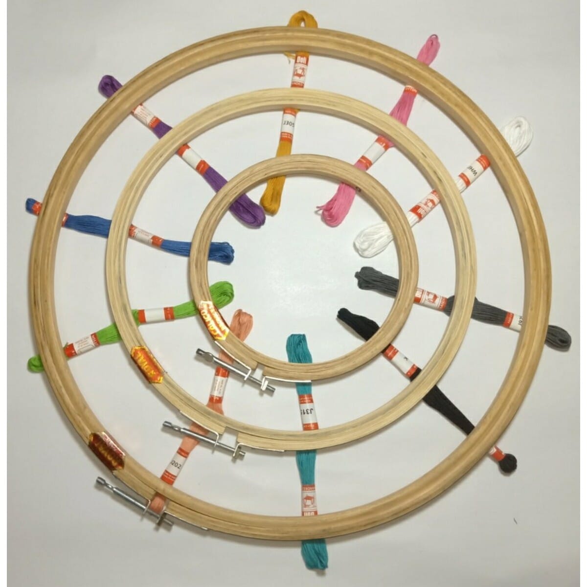 Wooden Embroidery Hoop Ring Frame Adjustable Handy Sewing Circle for Needle  Art & Design - Wooden Hoop Ring For Sewing Purpose