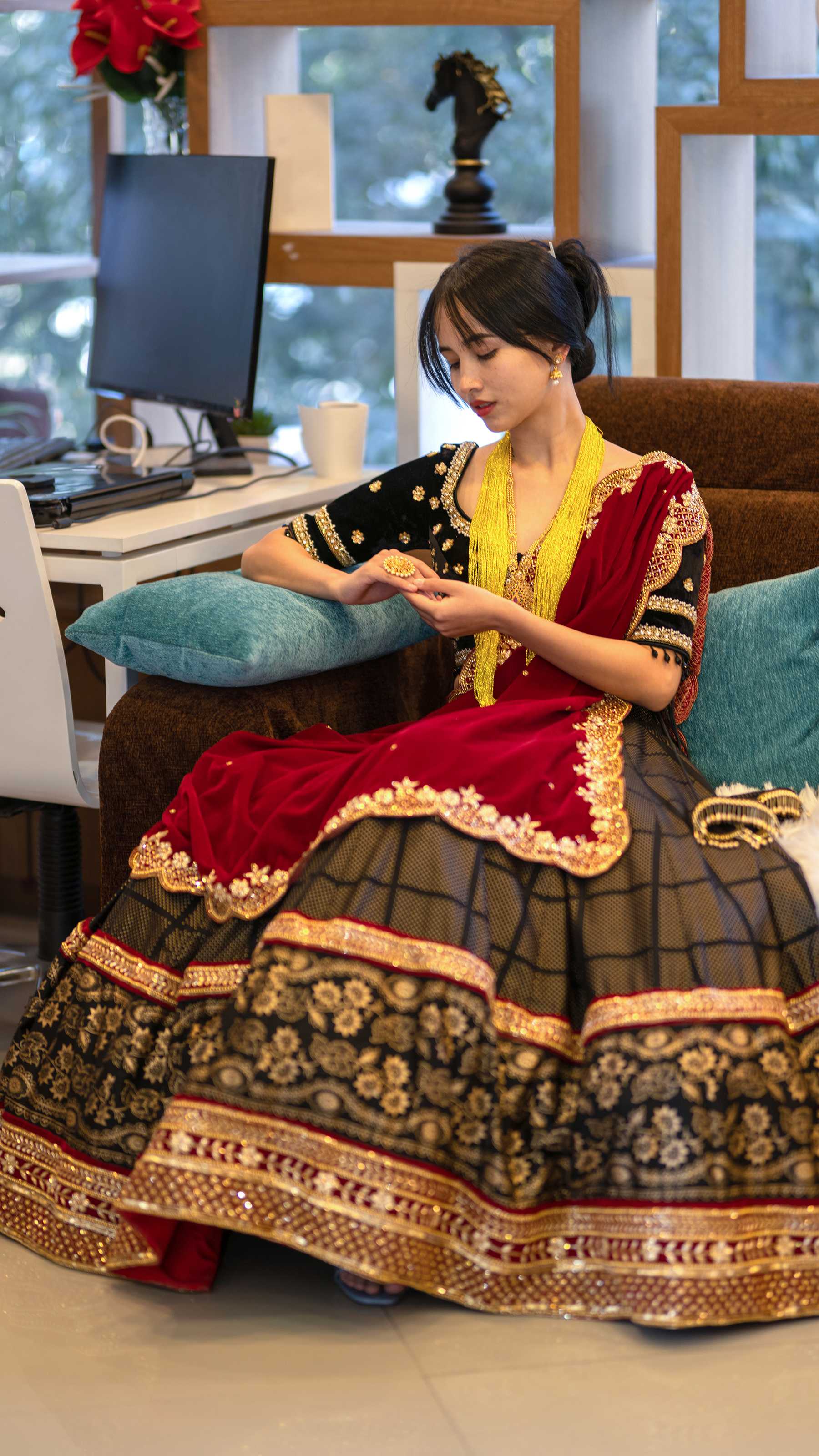 magar dress new design Beautiful Lady in Beautiful Dress | Ghalek Design
