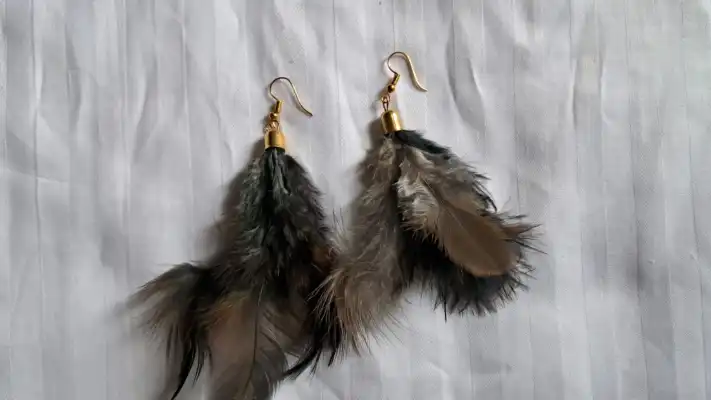 Natural hot sale feather earrings