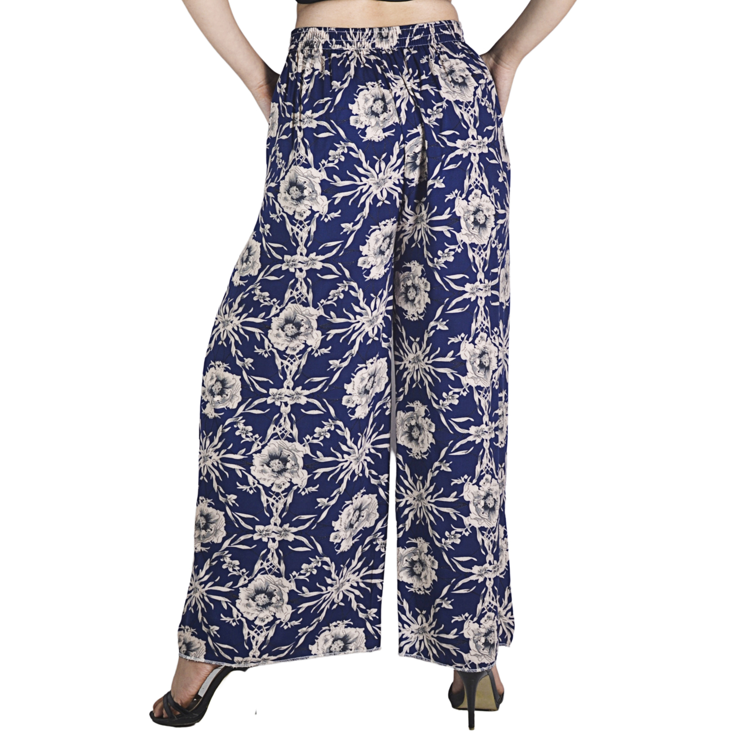 Floral Printed Quarter Pant For Women By Arushi