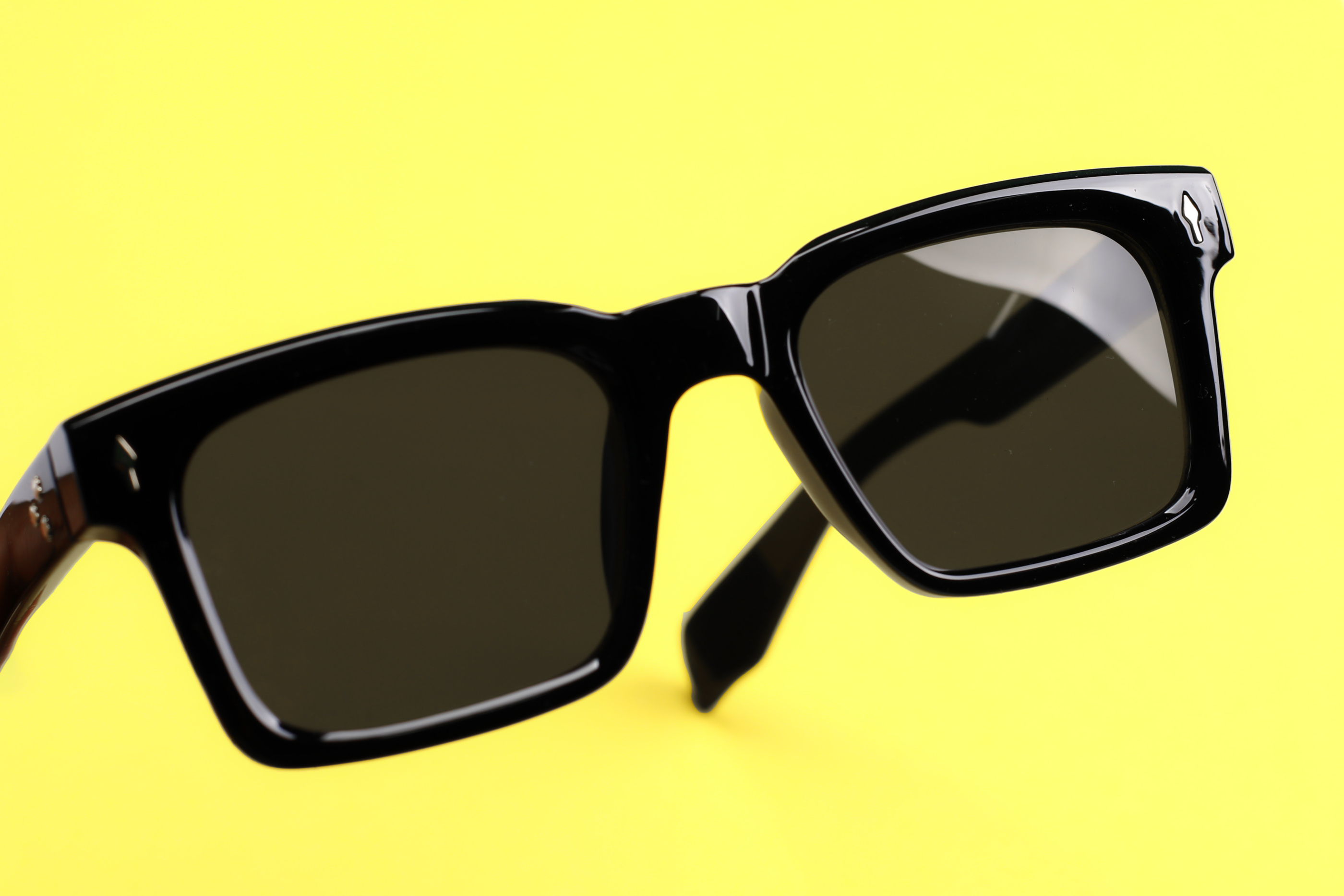 Lookscart Unisex Square SunglassesML6012 Black