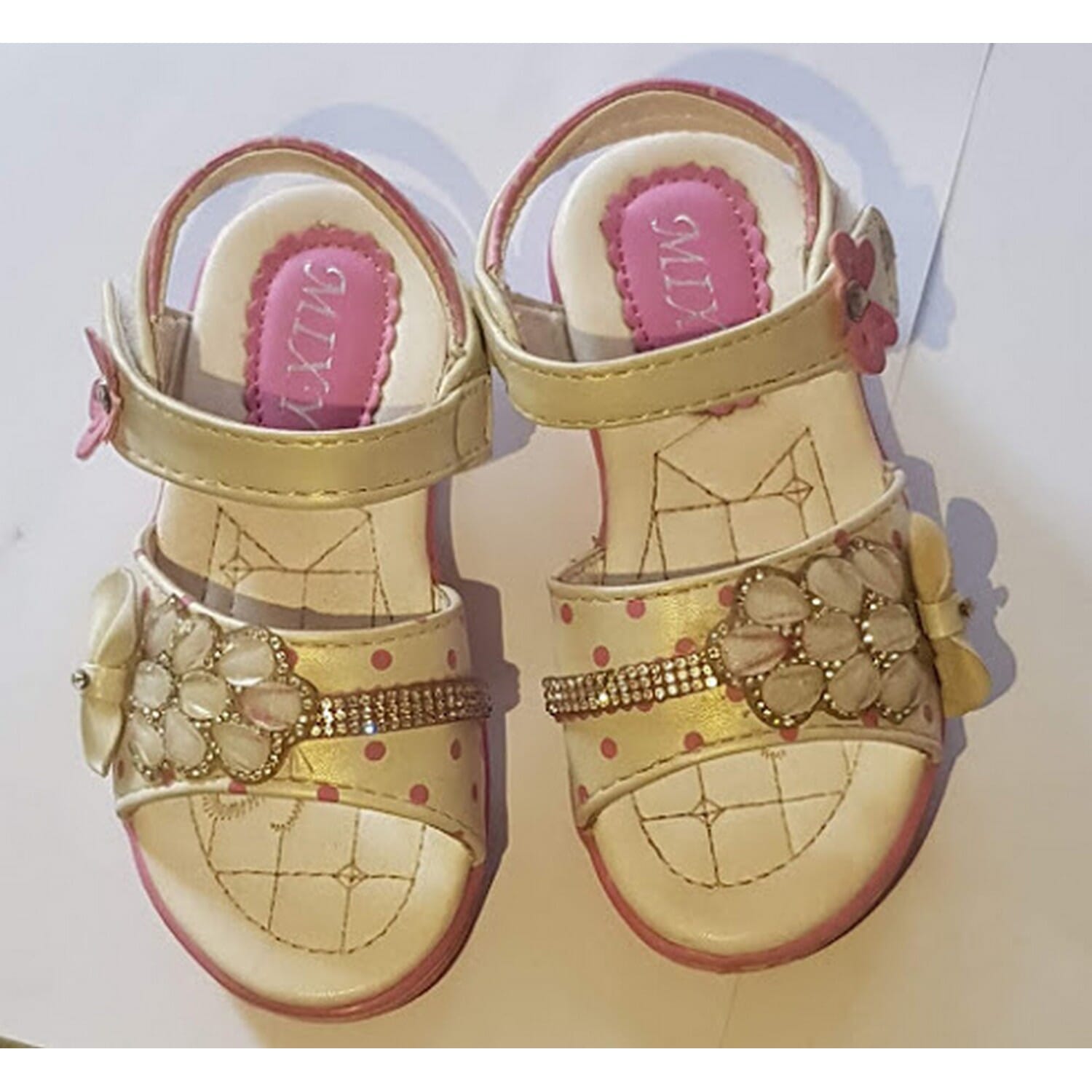 white sandals infant size 6