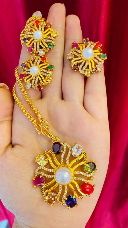 Gold plated Earrings And Locket Chain 