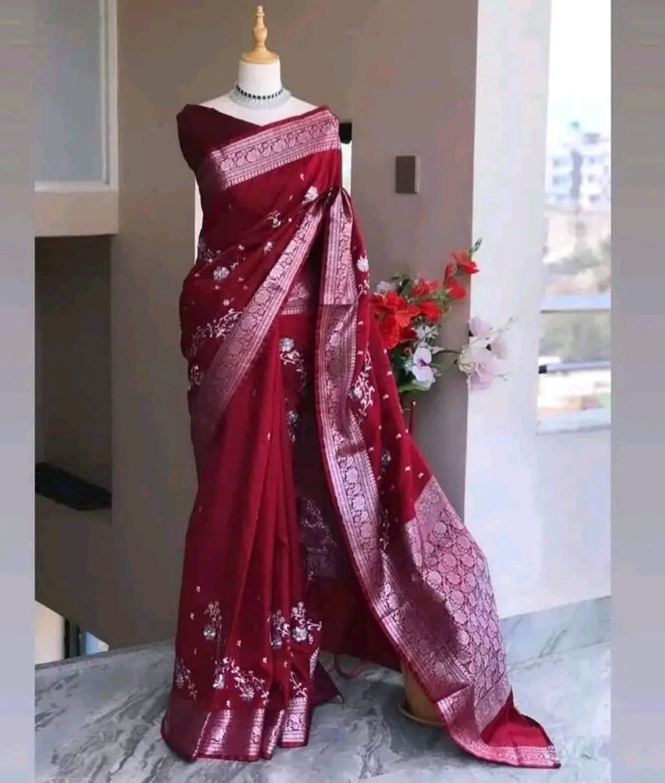 Banarasi Silk Saree With Unstitched Blouse For Women
