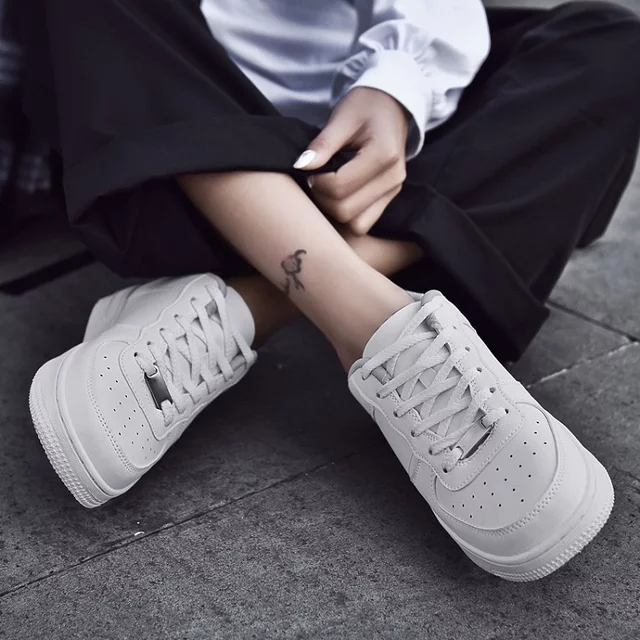 Lightweight Casual Comfortable Outdoor Sneaker for Men