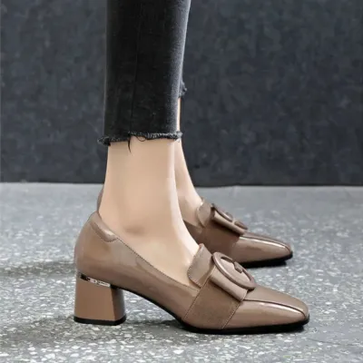 Women's square hot sale heel shoes