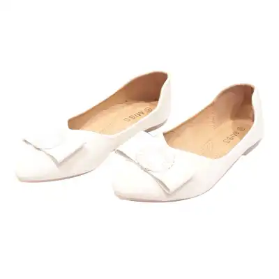 White closed in on sale shoes