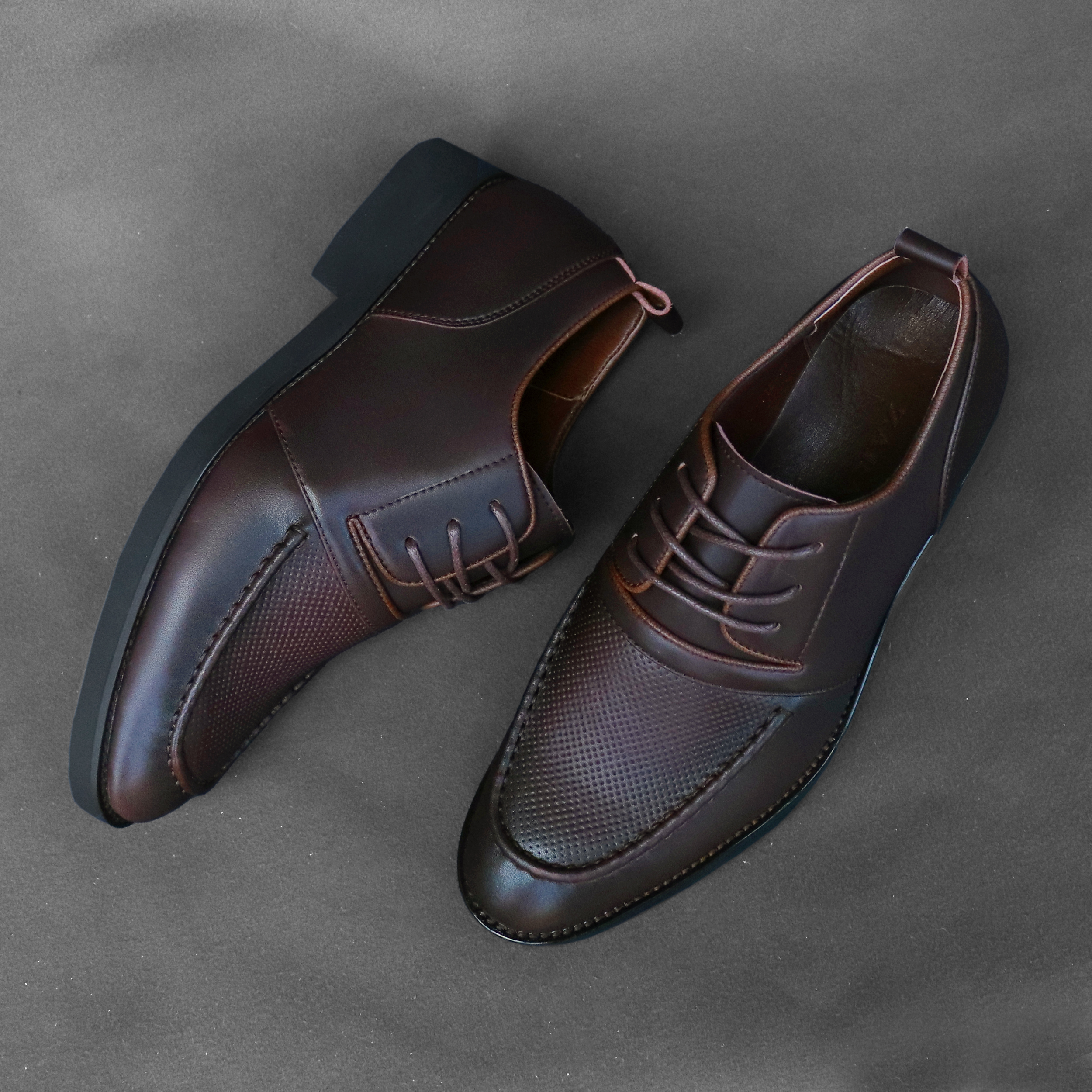 Classic Wingtip Brogue Men's Derby Shoes Genuine Leather Lace-Up