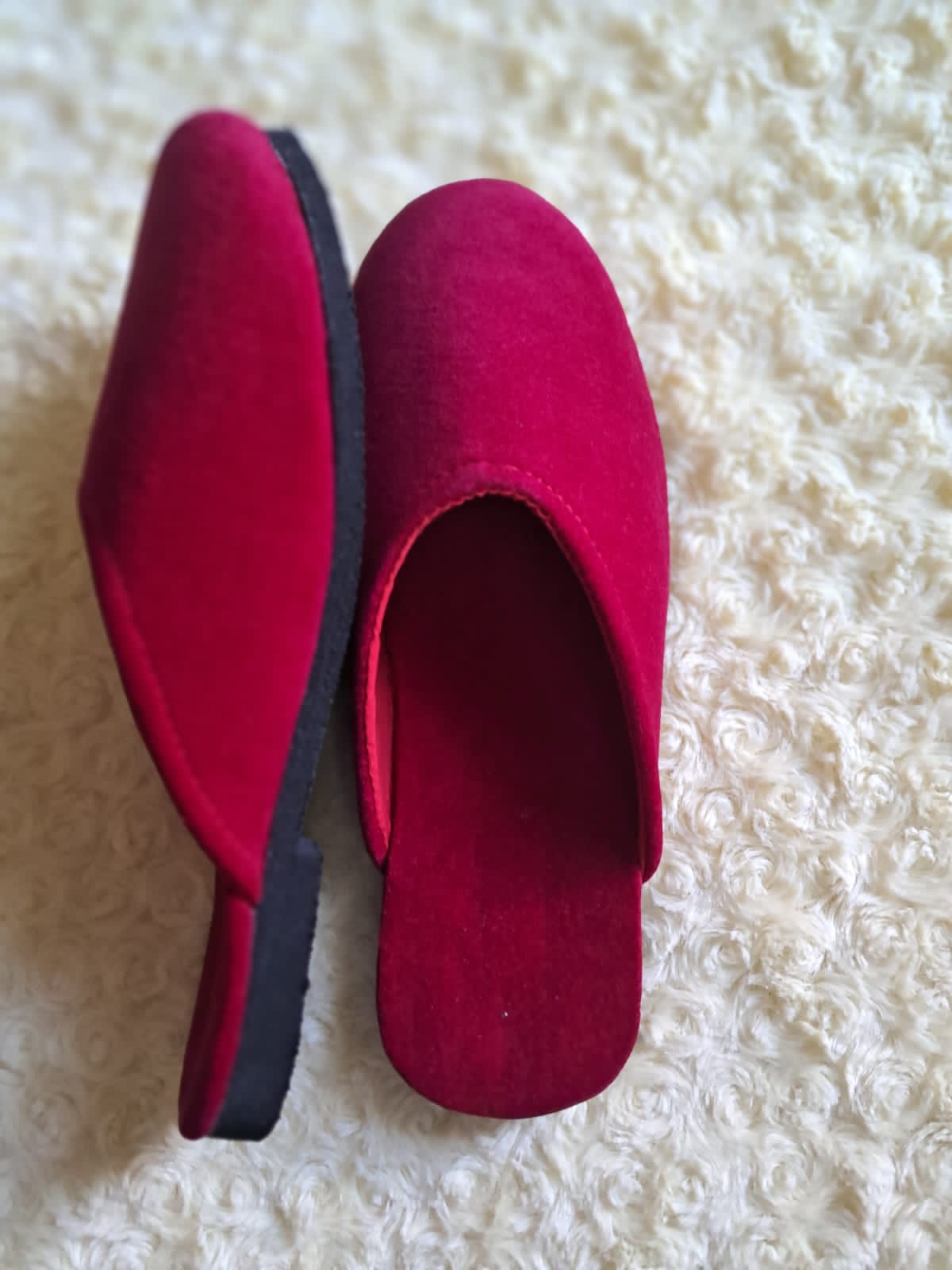 Red best sale velvet slippers