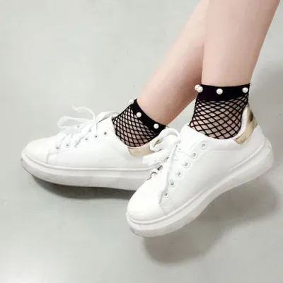 Fishnet socks hot sale with trainers