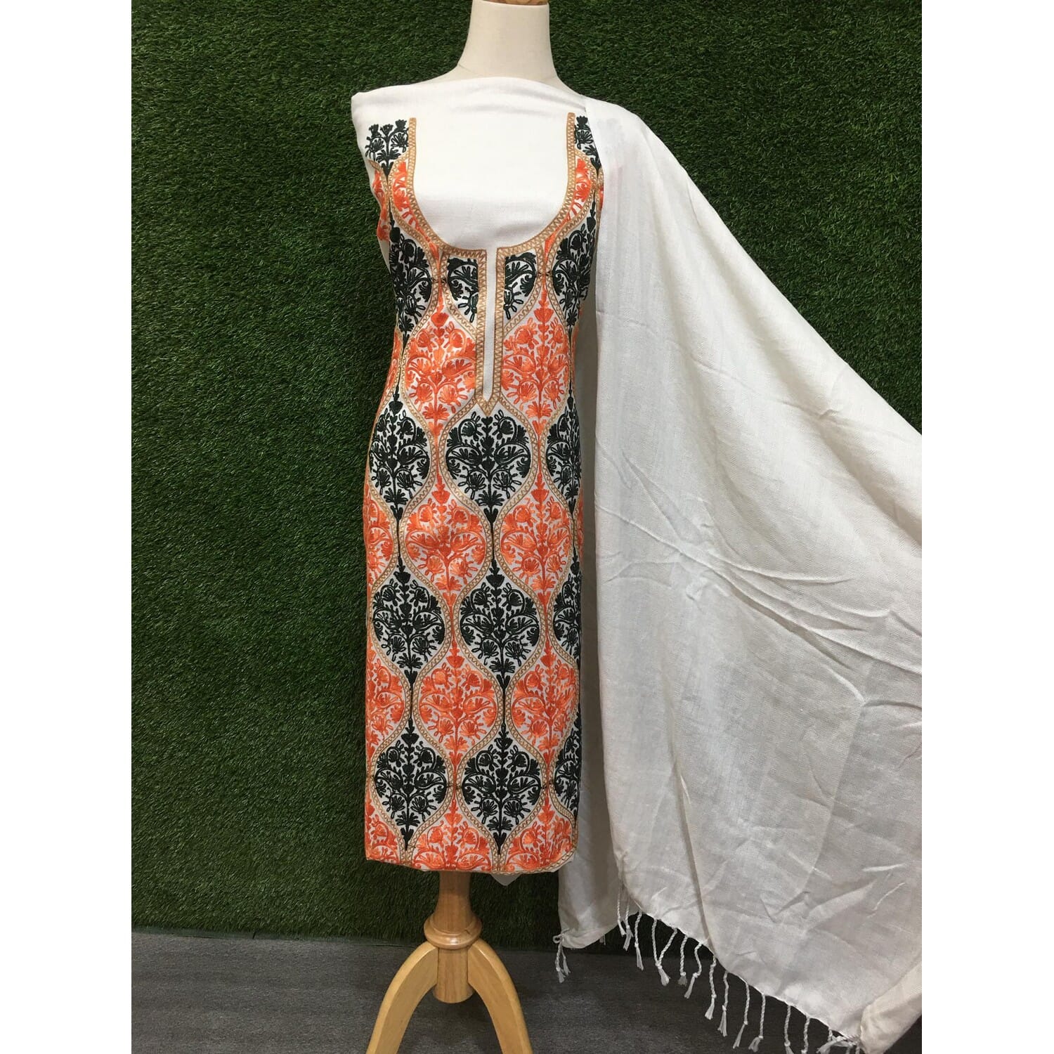 FCA-Kashmiri White Embroidered Winter Unstitched Kurti With Suruwal And Shawl Set For Women