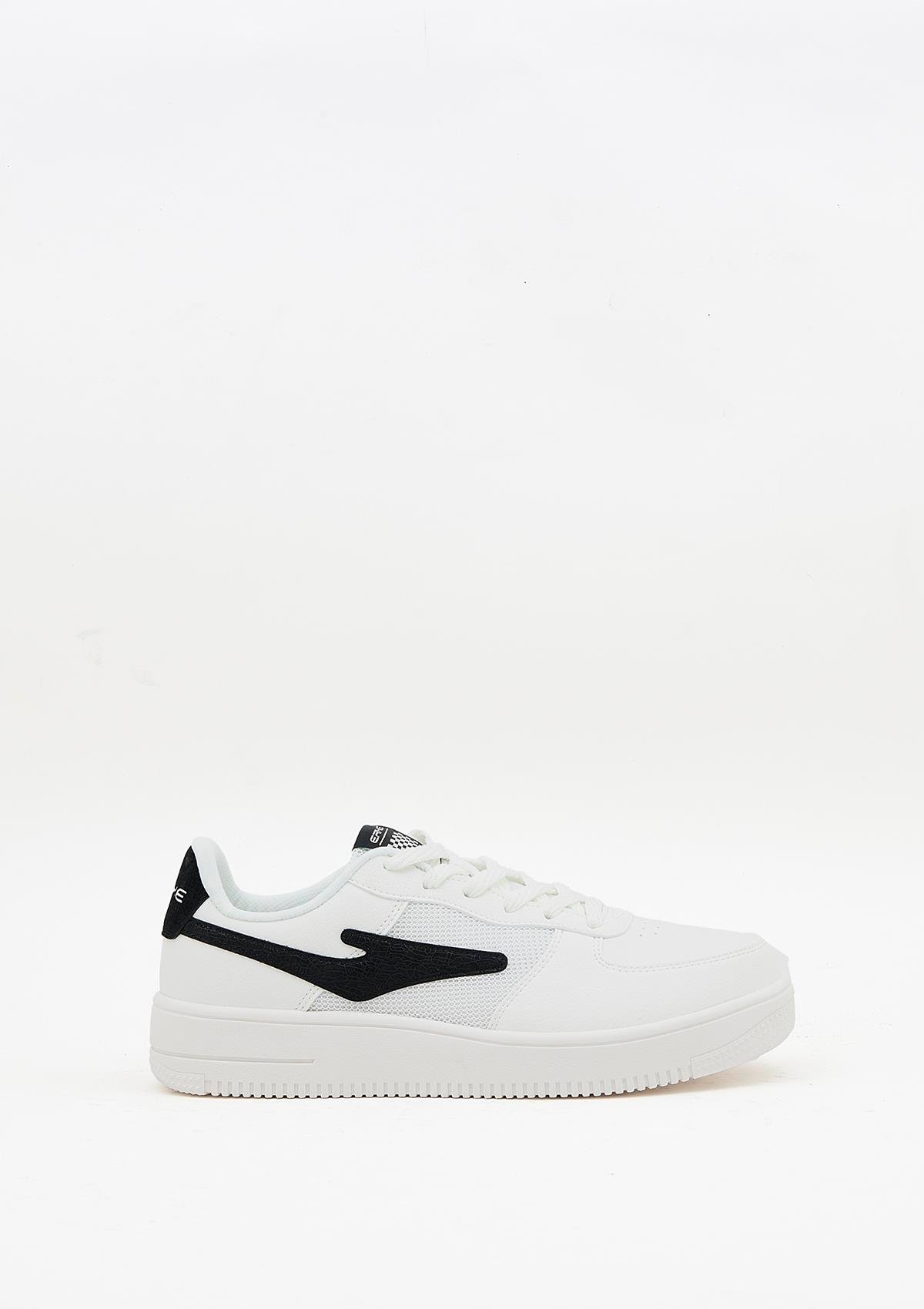 Erke White Skateboard Shoes — Rs 6,400 (was Rs 16,000) — 60% OFF at Peak & Erke