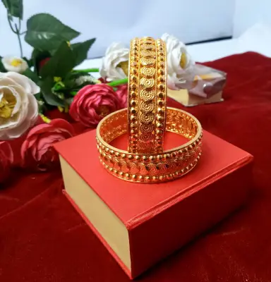 Gold on sale chura bangles